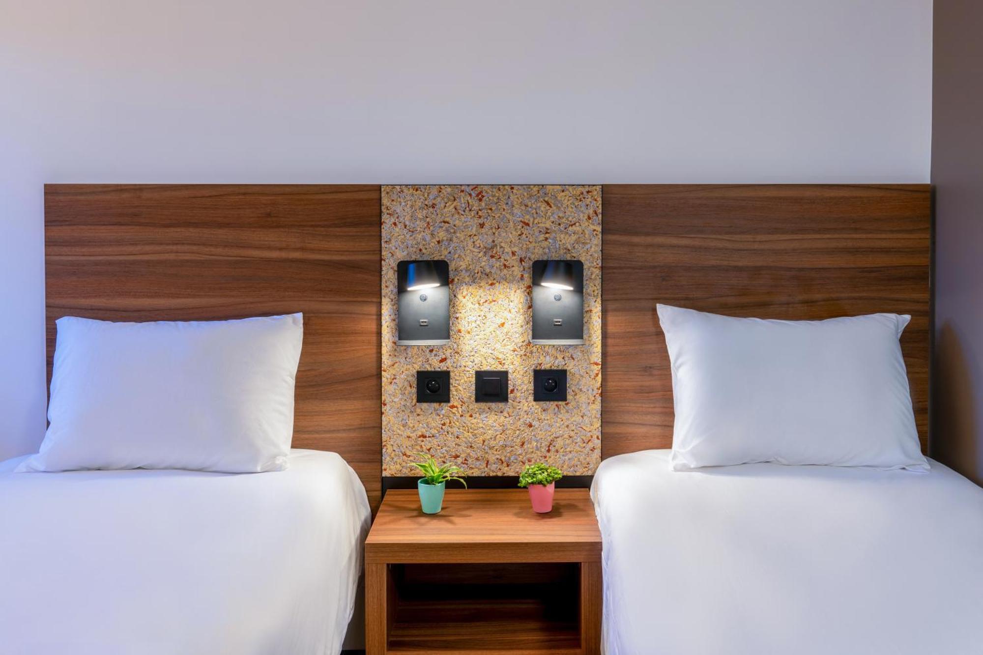 Greet Hotel Châtellerault מראה חיצוני תמונה