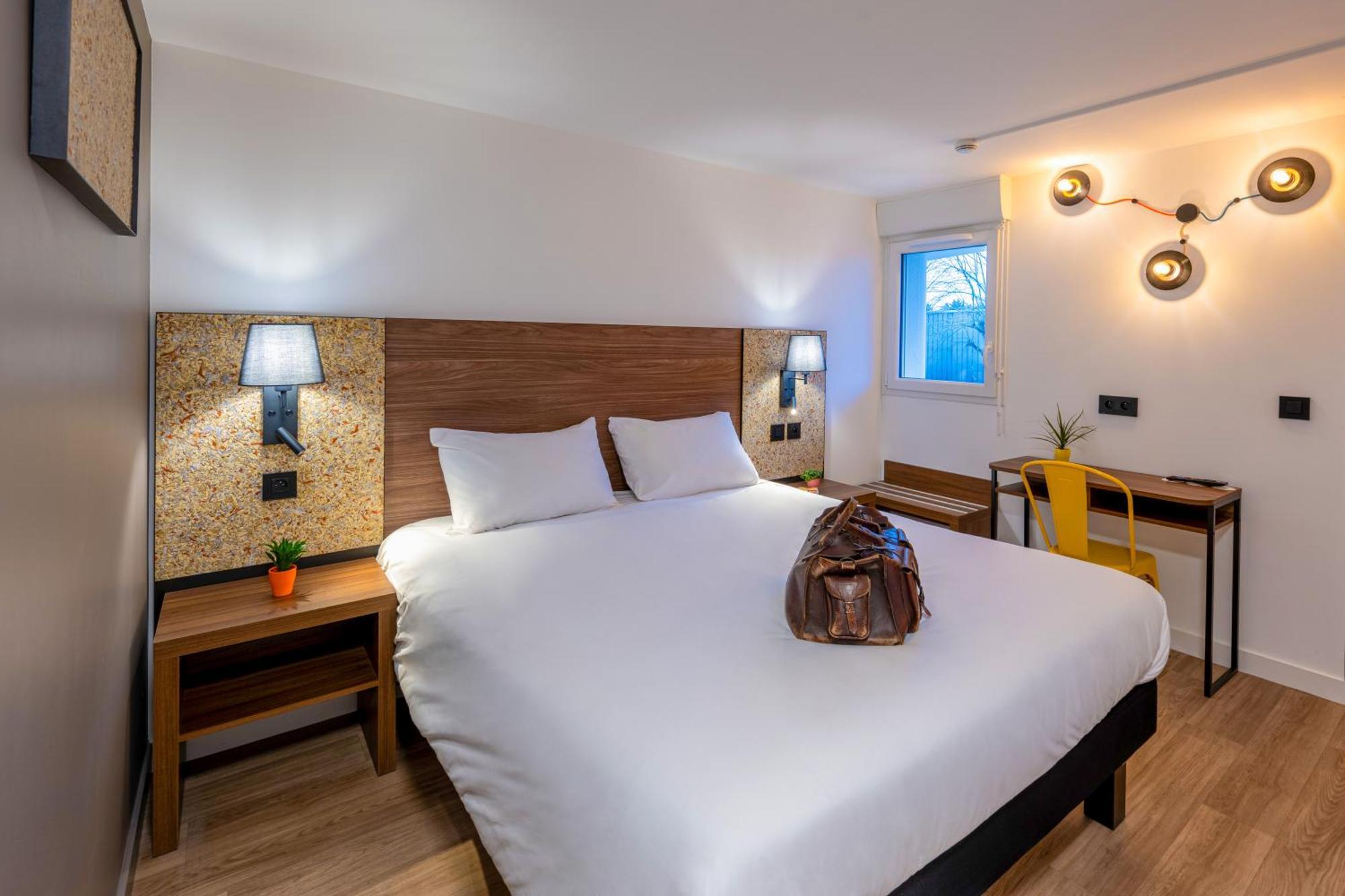 Greet Hotel Châtellerault מראה חיצוני תמונה