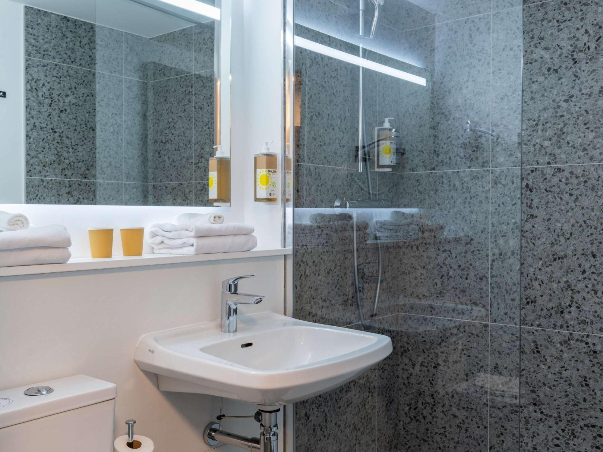 Greet Hotel Châtellerault מראה חיצוני תמונה