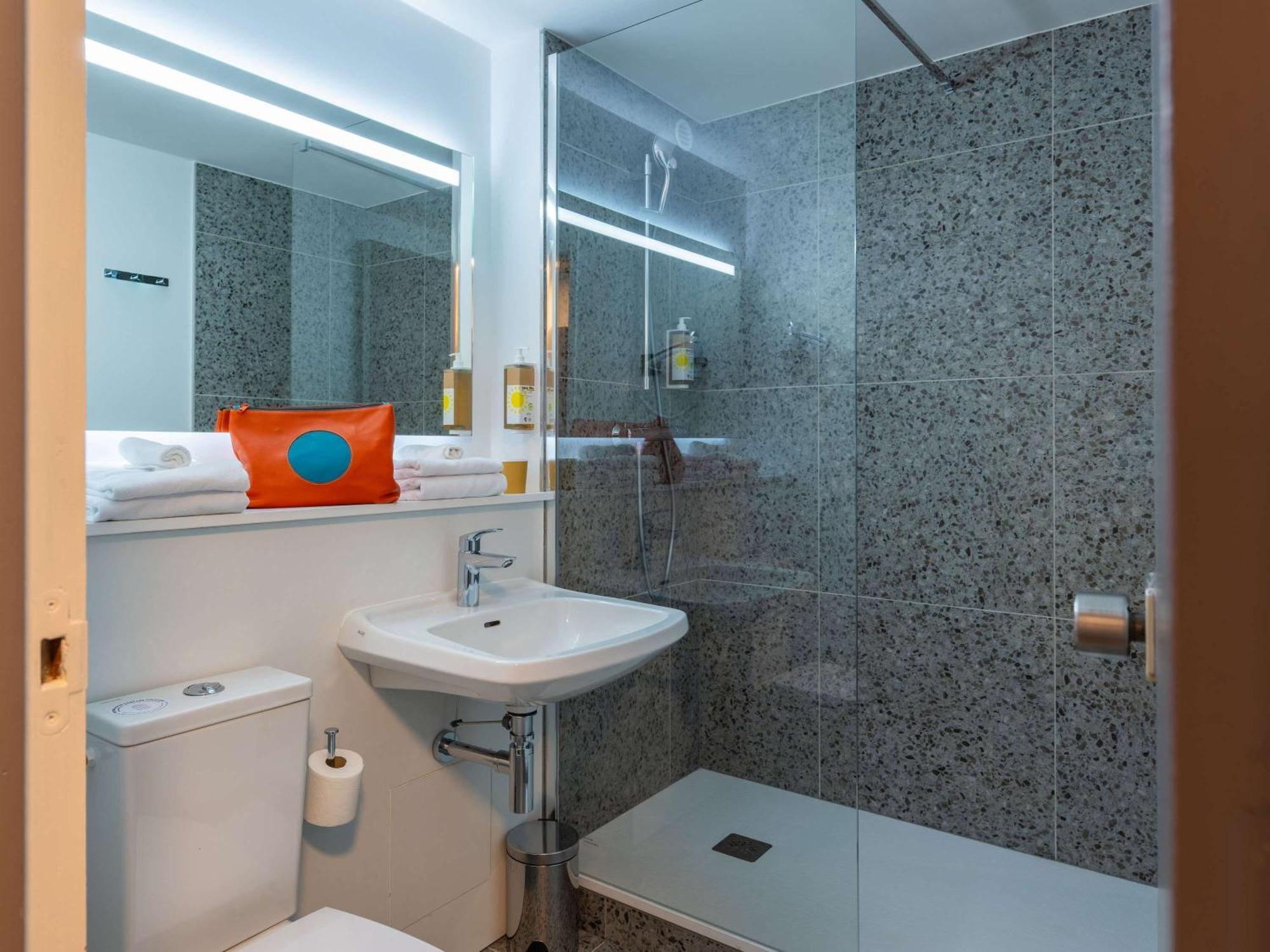 Greet Hotel Châtellerault מראה חיצוני תמונה