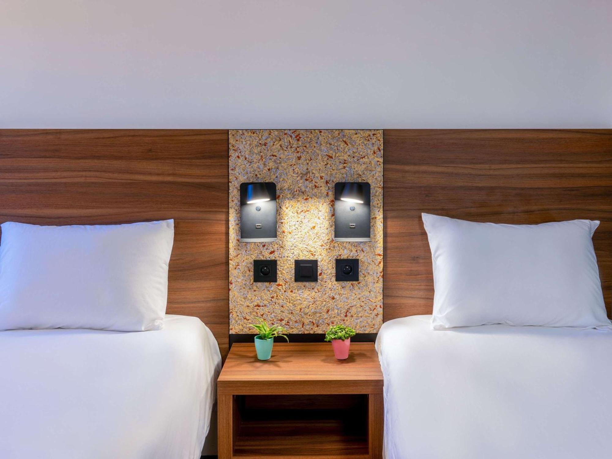 Greet Hotel Châtellerault מראה חיצוני תמונה