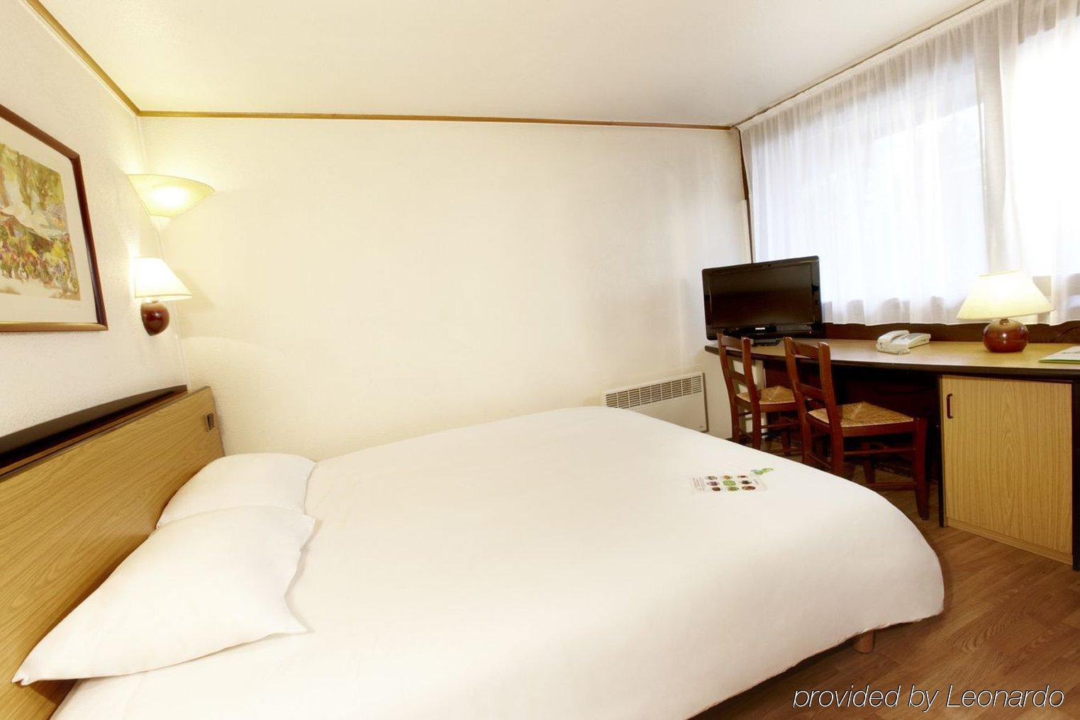 Greet Hotel Châtellerault מראה חיצוני תמונה